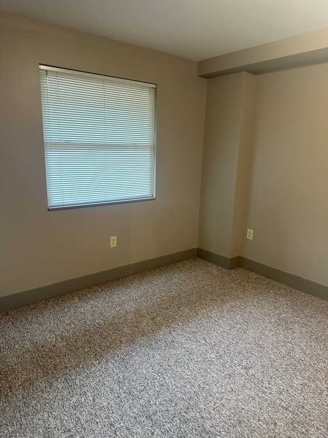 Building Photo - 1735 Lake Ave