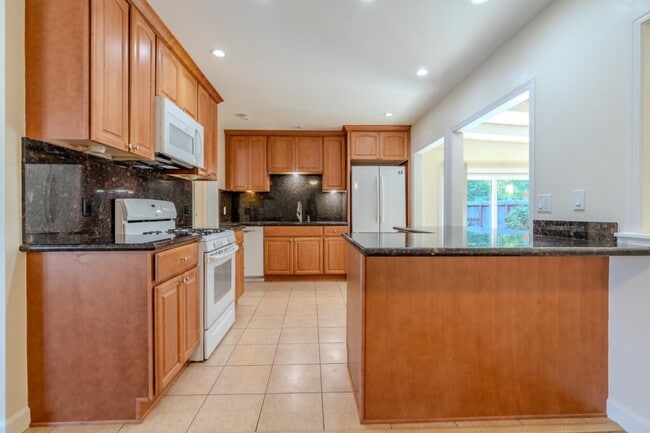 Building Photo - 1384 Rosita Rd