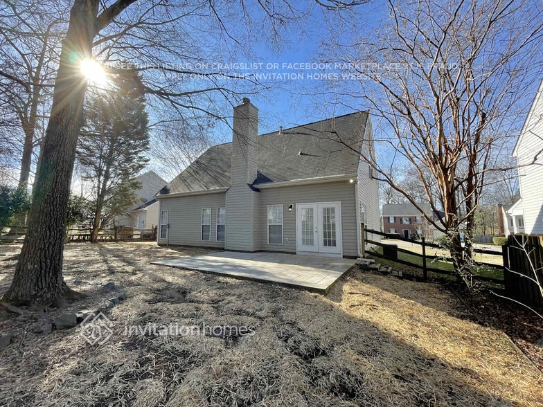 Building Photo - 3869 Longwood Dr SW