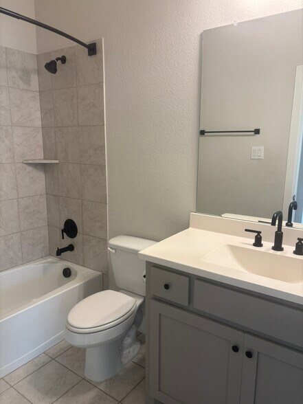Building Photo - 8625 Spindletop Dr