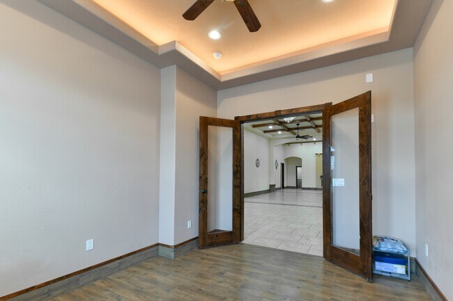Building Photo - 8024 Canoncito Dr