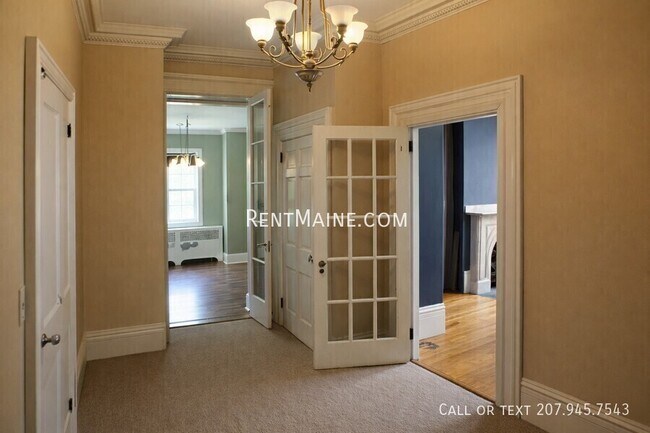 Building Photo - 97 Broadway