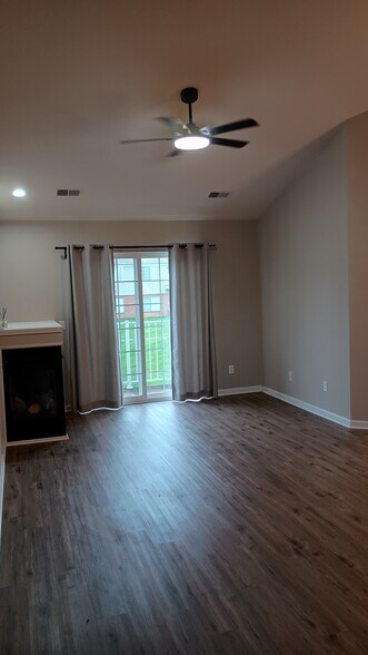 Building Photo - 2256 Monarch Dr