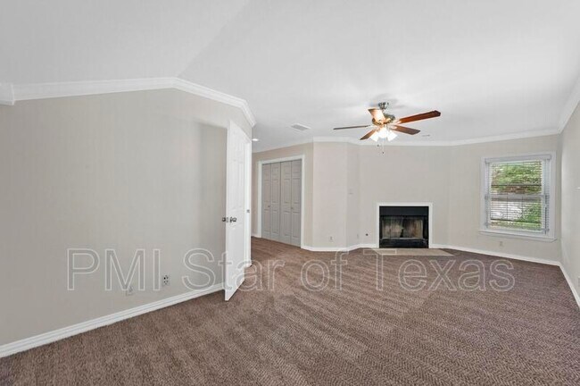 Building Photo - 1321 Casa Vale Dr