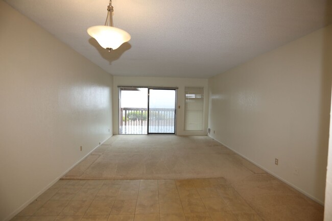 Building Photo - Lakeview - Enchanted Lake - 2 Bdrm/2 Bath/...