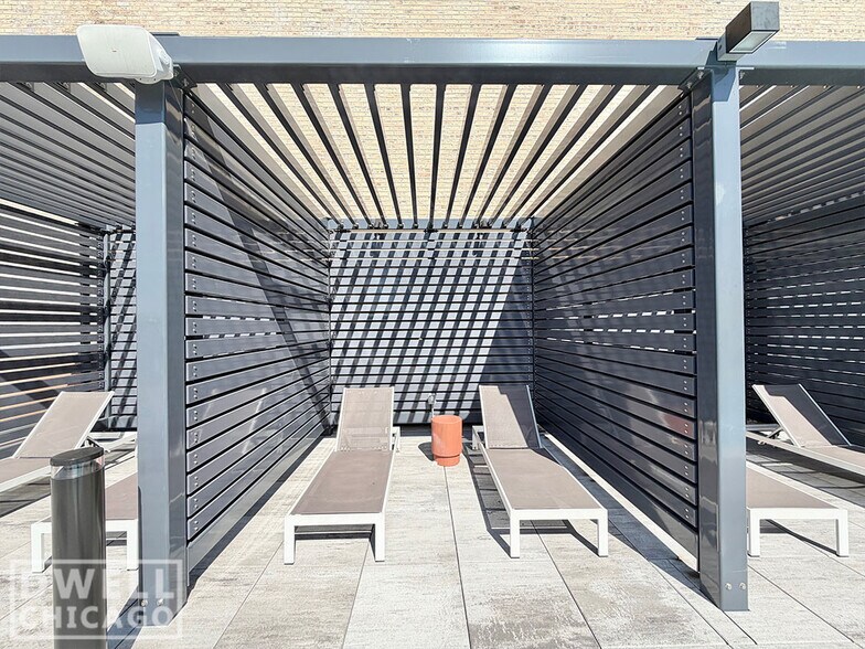 Building Photo - 1111 W Lake St