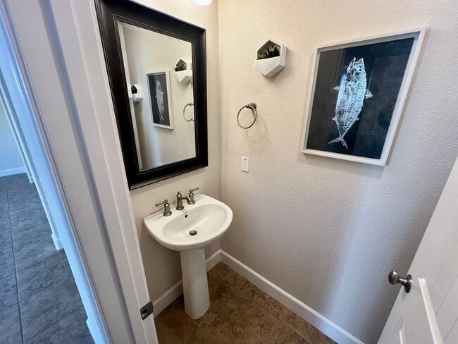 Building Photo - Lovely East Garrison 3 bedroom 2.5 bathroo...