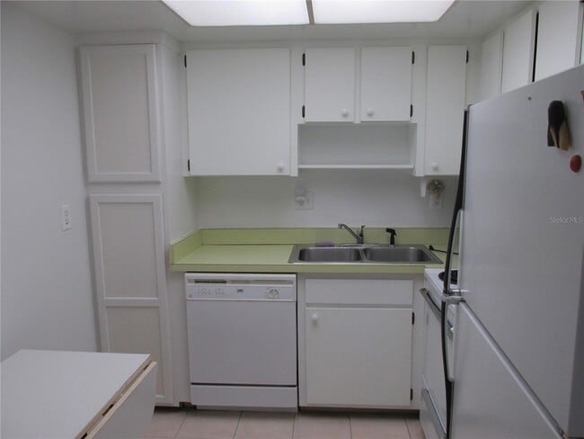 Building Photo - 612 Bird Bay Dr S