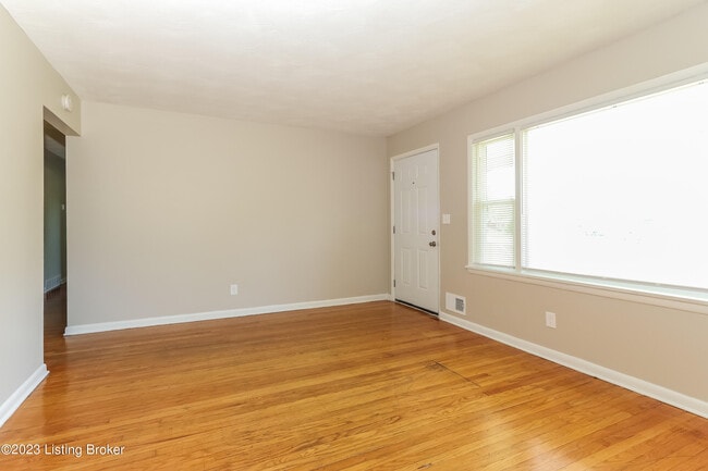 Building Photo - 303 Elk River Dr