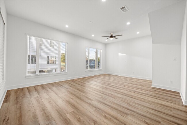 Building Photo - 14105 Faith Frst Dr