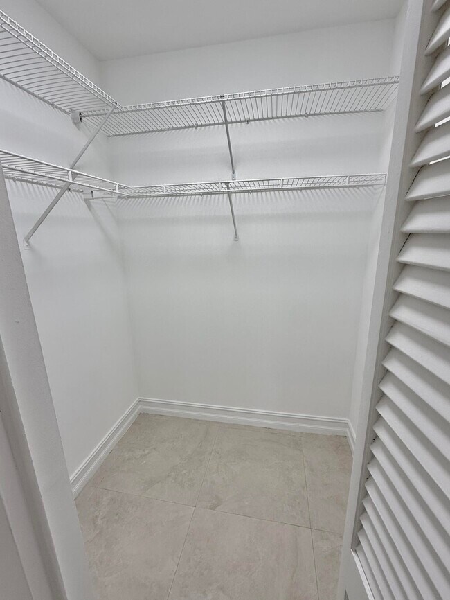 Building Photo - 21440 Millbrook Ct
