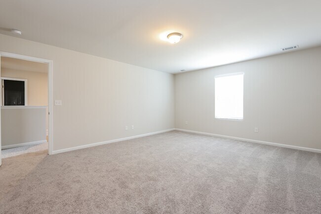 Building Photo - 161 Evvalane Dr