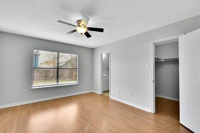 Building Photo - 3315 Settlement Dr