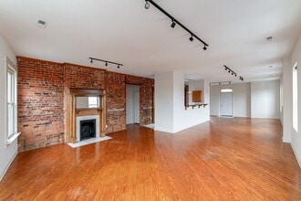 Building Photo - 79 Parsons Ave