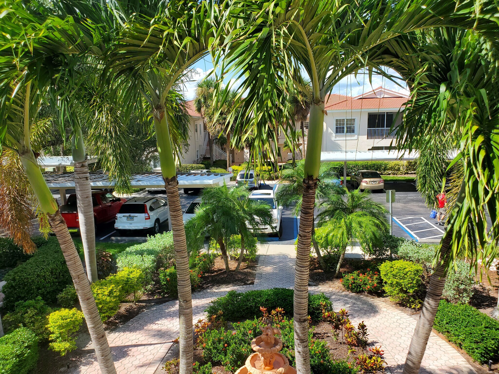 Building Photo - 4240 Central Sarasota Pky