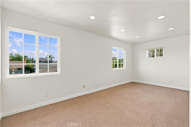 Building Photo - 6912 Tahiti Dr