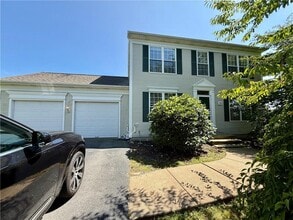 Building Photo - 125 Goldenrod Dr