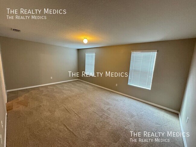 Building Photo - 1018 Ashentree Dr