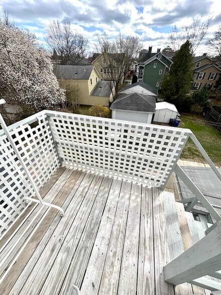 Building Photo - 354 Humphrey St