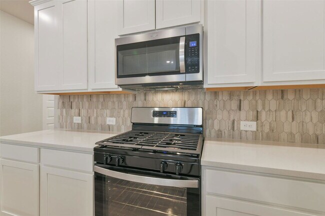 Building Photo - 17418 Rosette Grass Dr