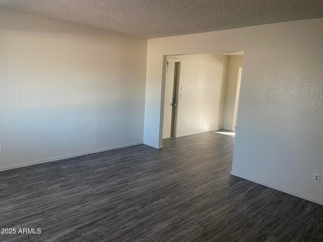 Building Photo - 1715 S Windsor