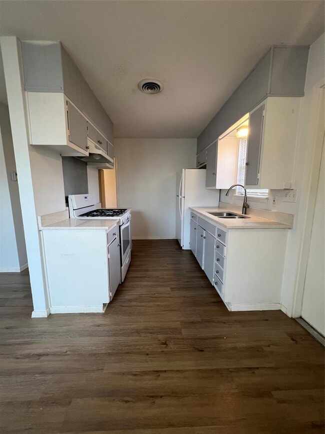 Building Photo - 6003 Cameron Rd