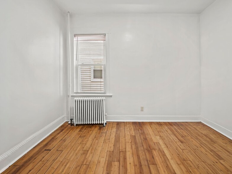 Building Photo - 163-165 Montgomery Street, 1