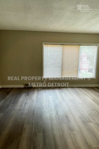 Building Photo - 17940 Glendale St