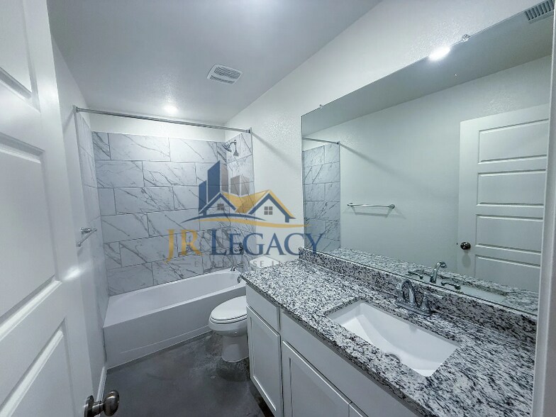 Building Photo - 1146 Lindsey Dr