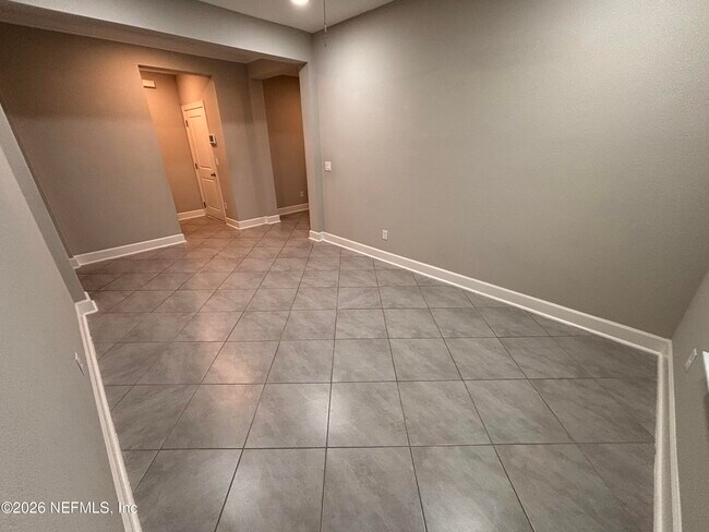 Building Photo - 212 Willow Crk Ct