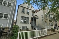 Building Photo - 1116 W Roscoe St