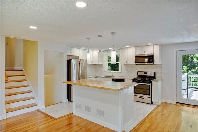 Building Photo - 12 Joyce Rd