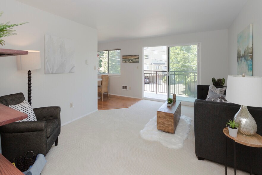 Building Photo - 911 N 73rd St