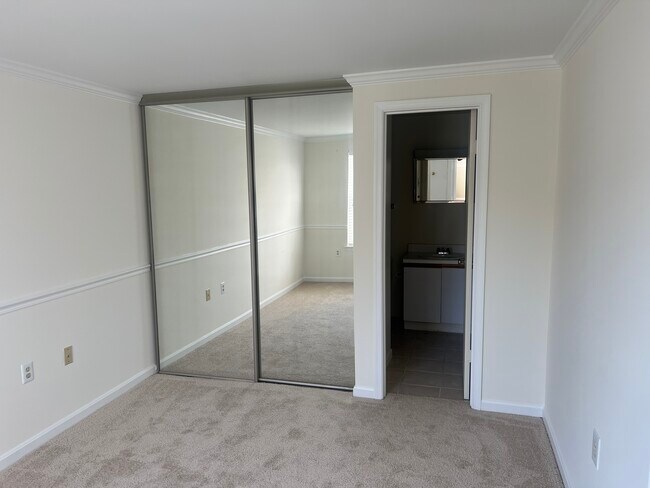 Building Photo - 4351 Pembrook Village Dr