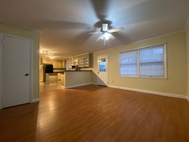 Building Photo - 3BR/2BA Ranch with Fenced Yard – Huntersville