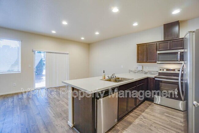 Building Photo - 2105 NE 118th Pl