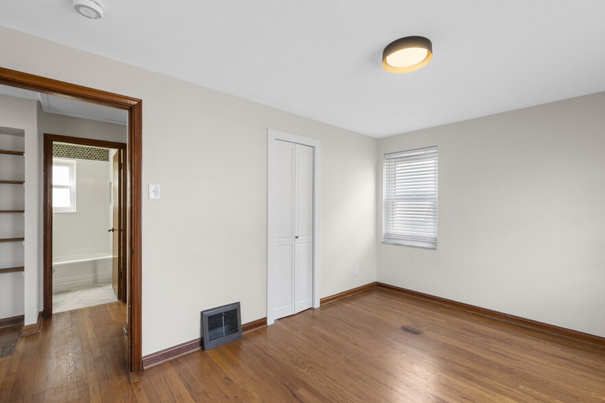 Building Photo - 7821 Morganford Rd