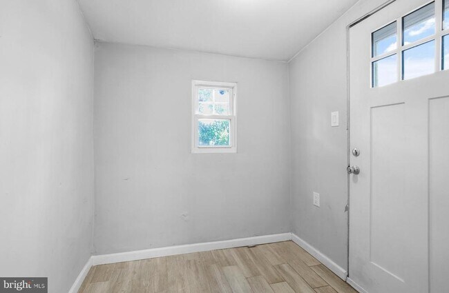 Building Photo - 1202 N 7th St