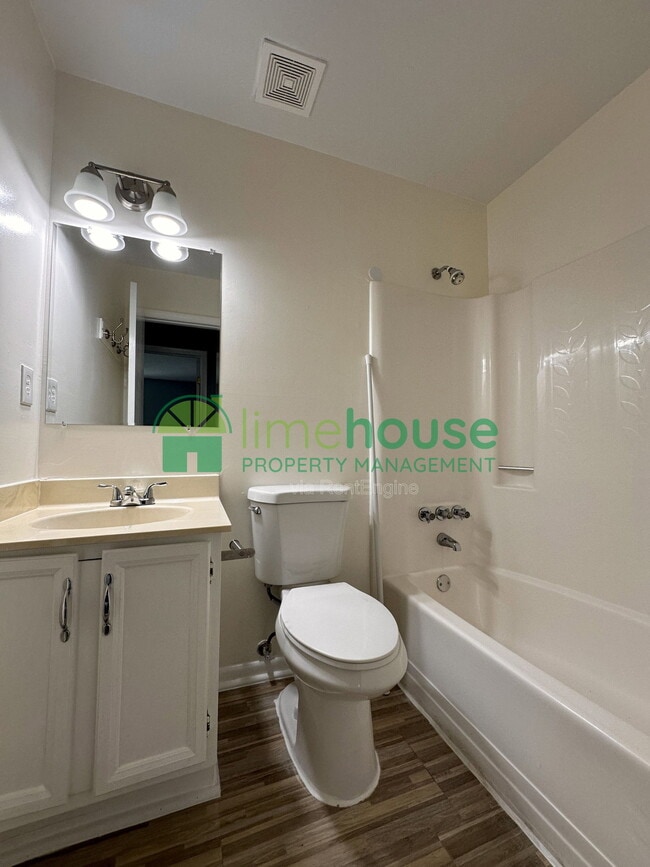 Building Photo - 1318 River Birch Run S