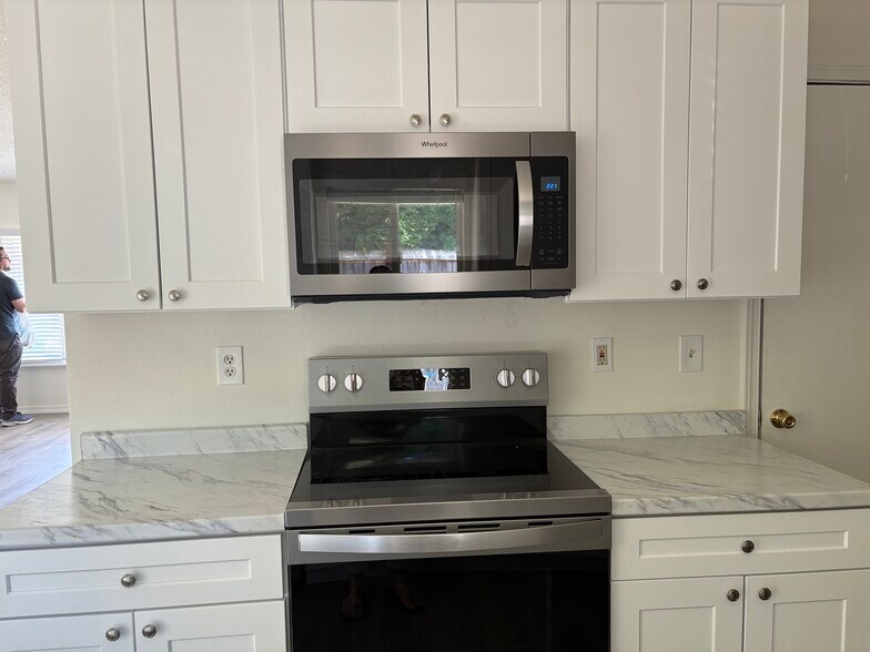All new appliances! - 1908 87th Avenue Ct W