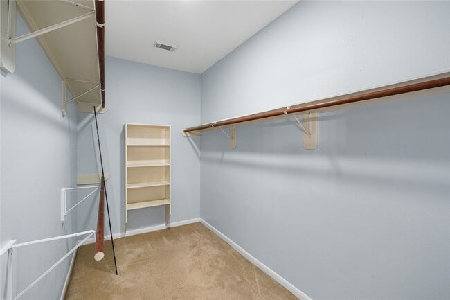 Building Photo - 2623 Pine Shadows Dr