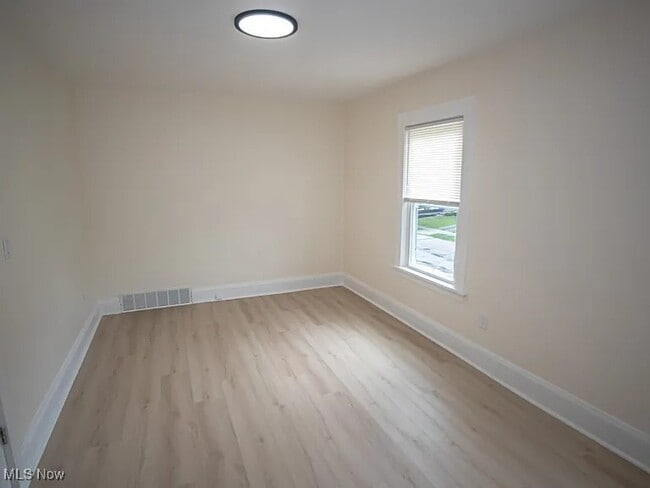 Building Photo - 3219 W 86th St