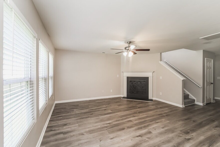 Building Photo - 2732 Markham Woods Ct