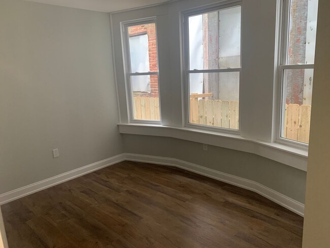 Building Photo - 1828 W Venango St