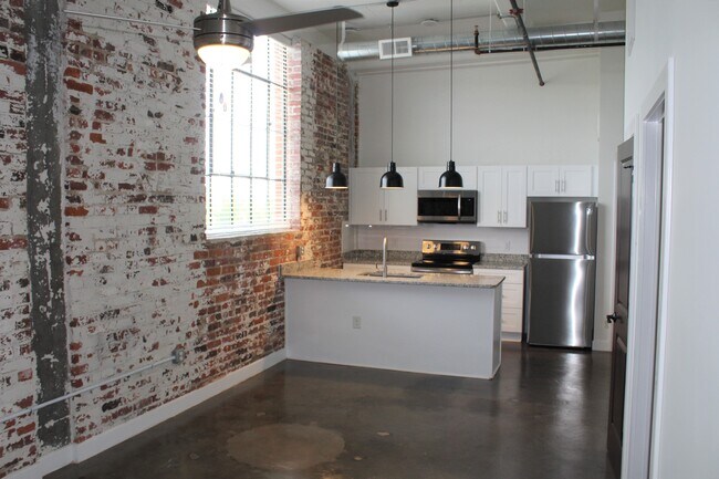 Building Photo - 410 Wellons St