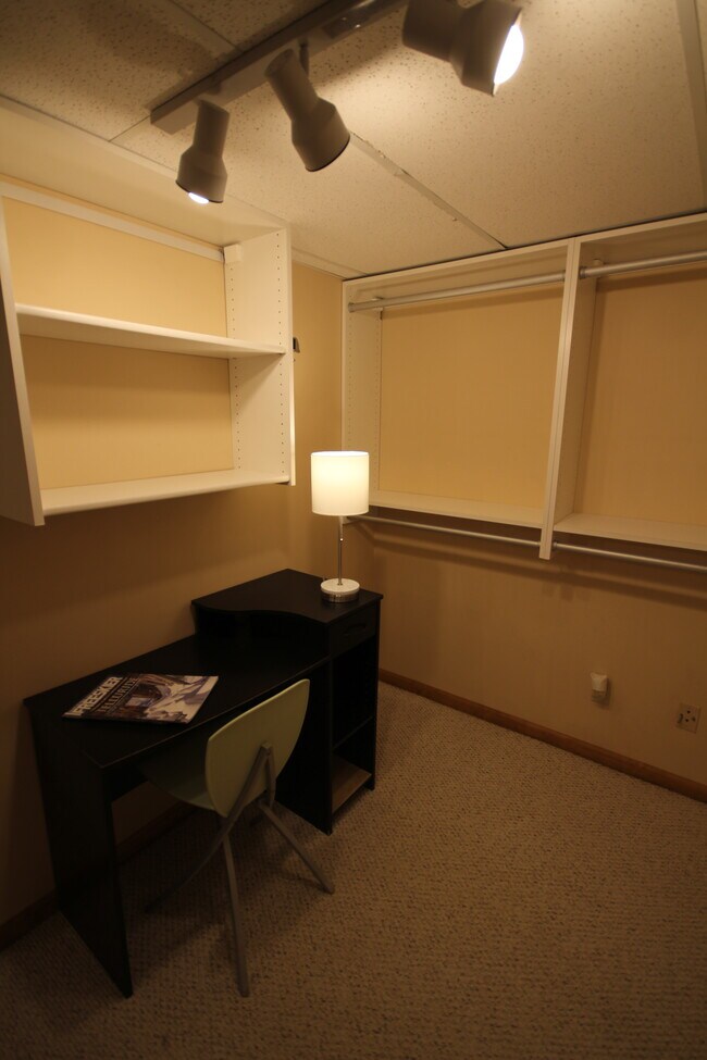 Building Photo - 289 Lionel Ln