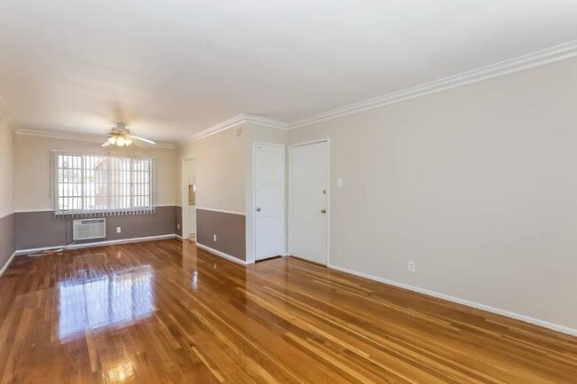 Building Photo - 2.0 bedroom in Pasadena California 91106