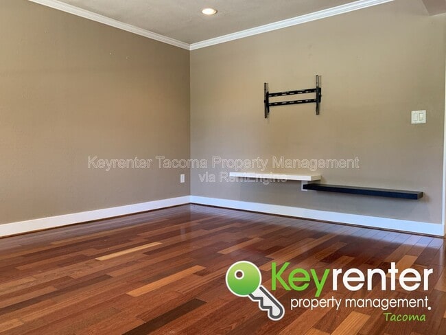 Building Photo - 1355 E 44th St