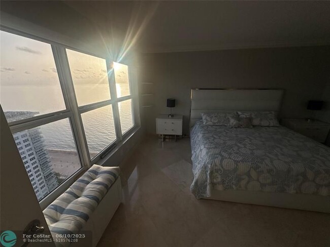 Building Photo - 3500 Galt Ocean Dr
