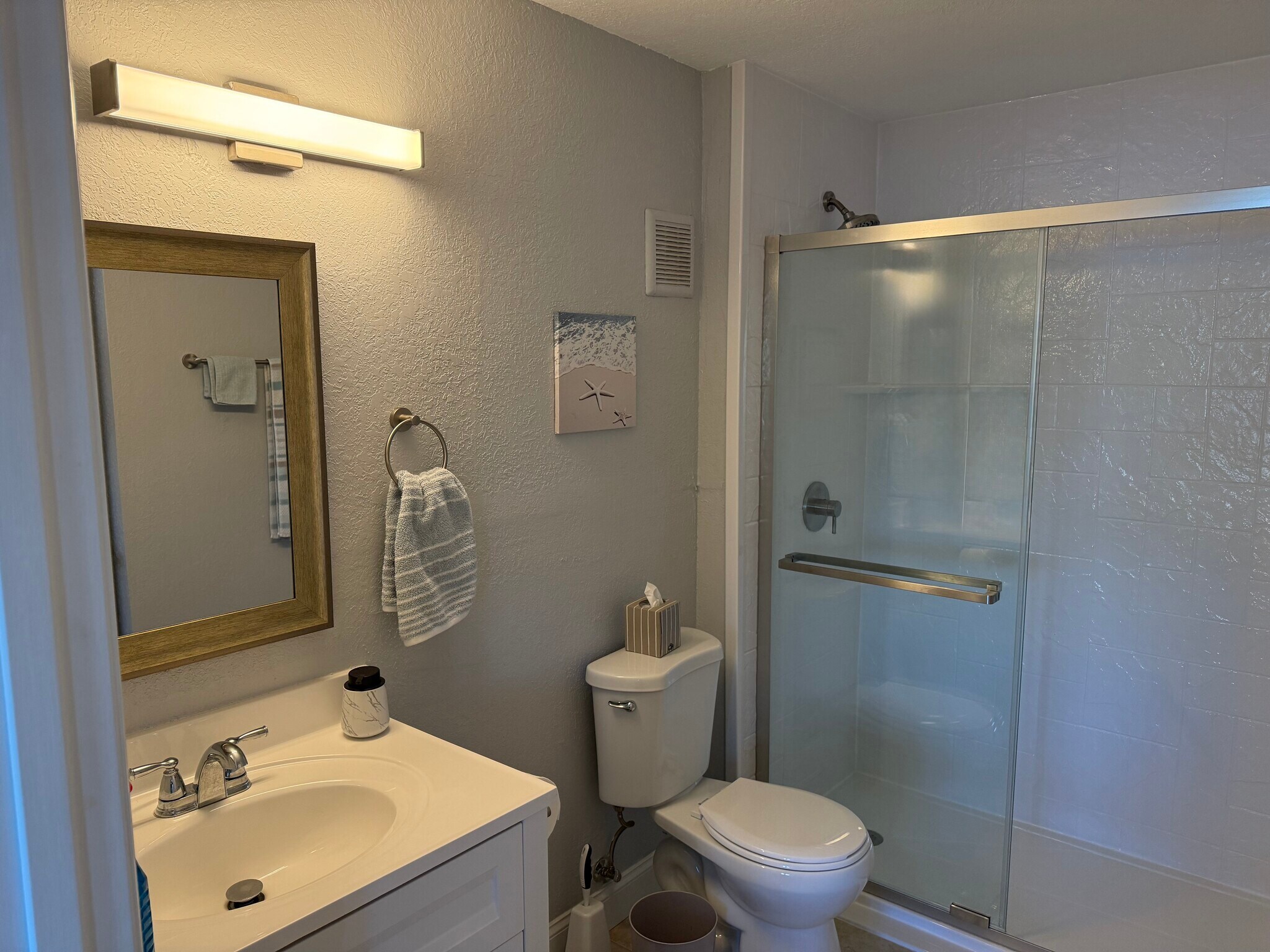 Master suit - 8933 Manor Loop